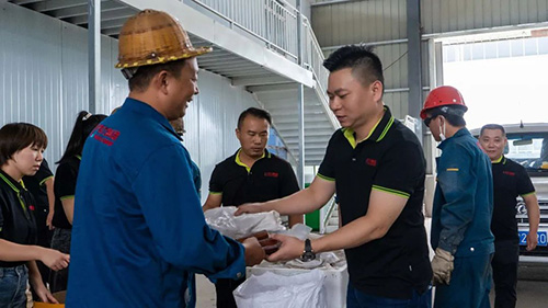 【特別報(bào)道】禮遇中秋 佳節(jié)同慶凱力集團(tuán)給全體員工“沉甸甸”的愛(ài)意