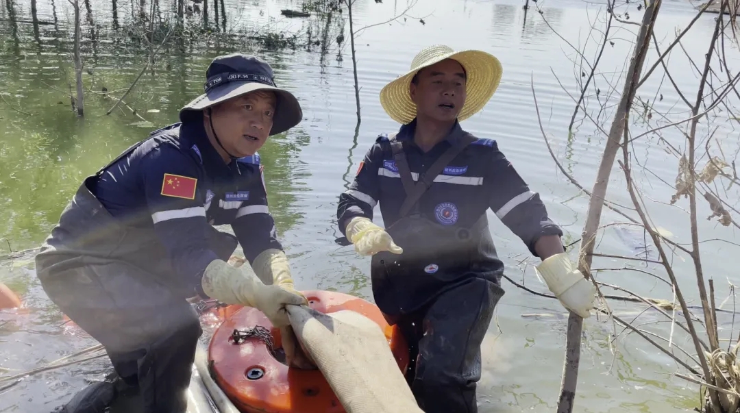 【救援先鋒】排澇戰(zhàn)場(chǎng)的無(wú)畏勇士——向鼎